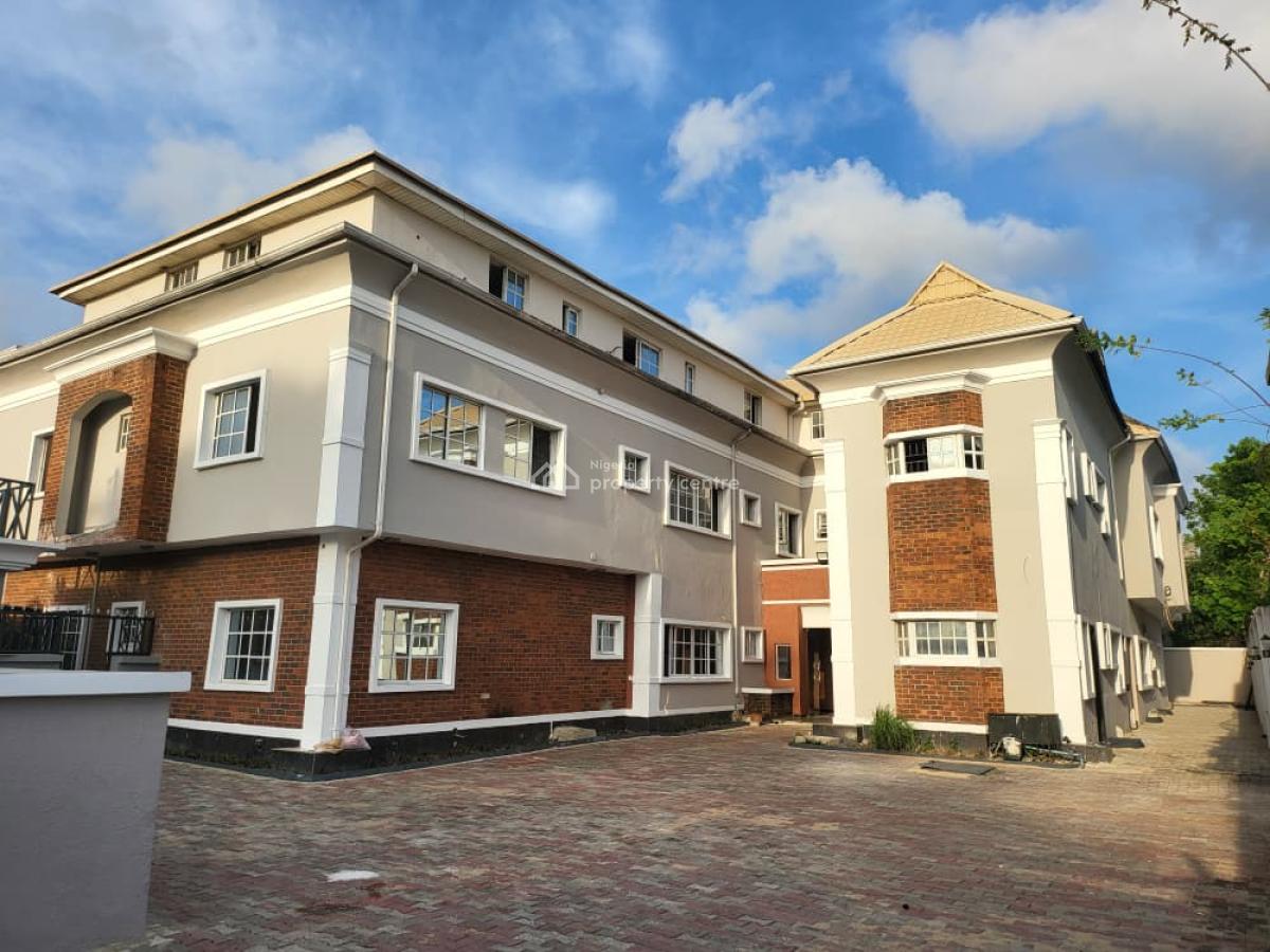 Luxury 3 Bedroom Apartment, Off Admiralty Way, Lekki Phase 1, Lekki, Lagos, Flat / Apartment for Rent