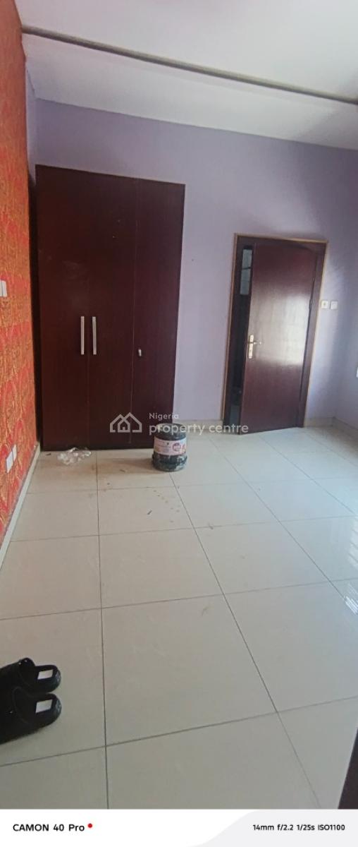 Room Upstairs Shared Apartment in Chevron, Chevy View Estate, Lekki, Lagos, Self Contain (single Rooms) for Rent