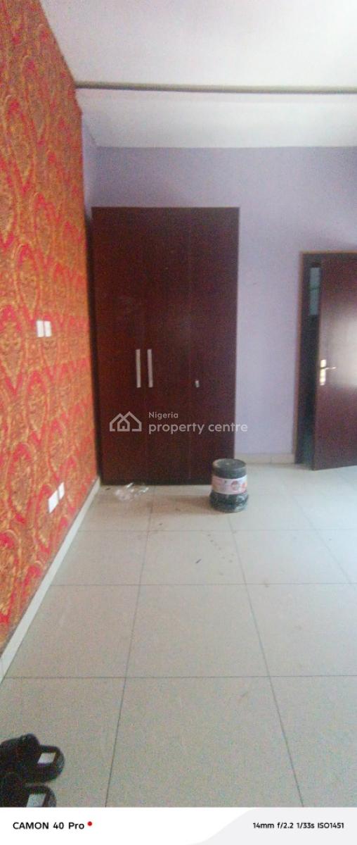 Room Upstairs Shared Apartment in Chevron, Chevy View Estate, Lekki, Lagos, Self Contain (single Rooms) for Rent