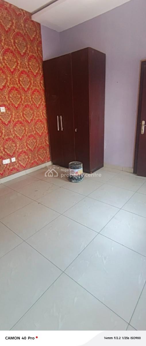 Room Upstairs Shared Apartment in Chevron, Chevy View Estate, Lekki, Lagos, Self Contain (single Rooms) for Rent