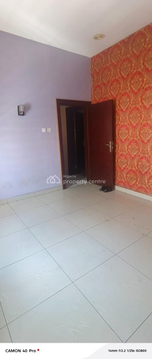 Room Upstairs Shared Apartment in Chevron, Chevy View Estate, Lekki, Lagos, Self Contain (single Rooms) for Rent