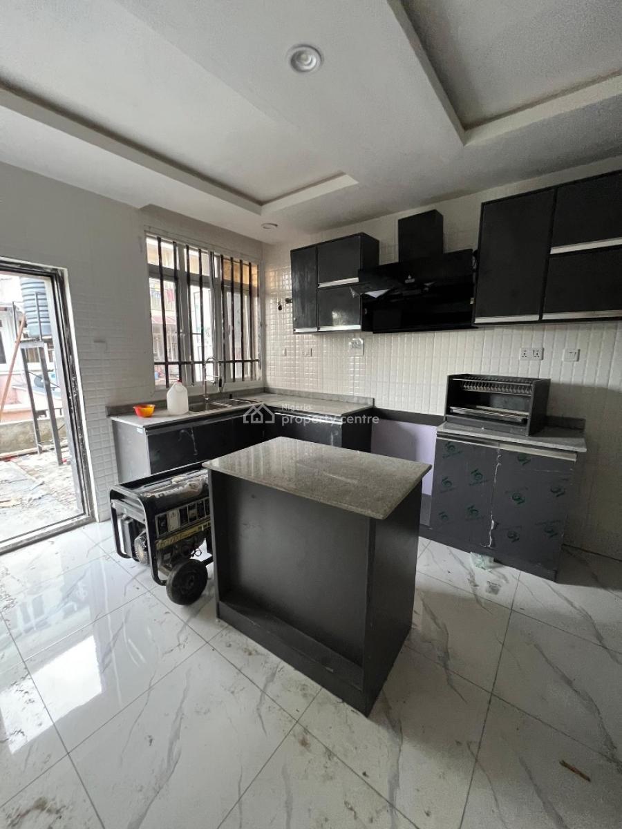 Standard Single Room in a Duplex Shared Apt, South Drift Estate Mobile Road Ajah Ilaje, Ilaje, Ajah, Lagos, Self Contain (single Rooms) for Rent