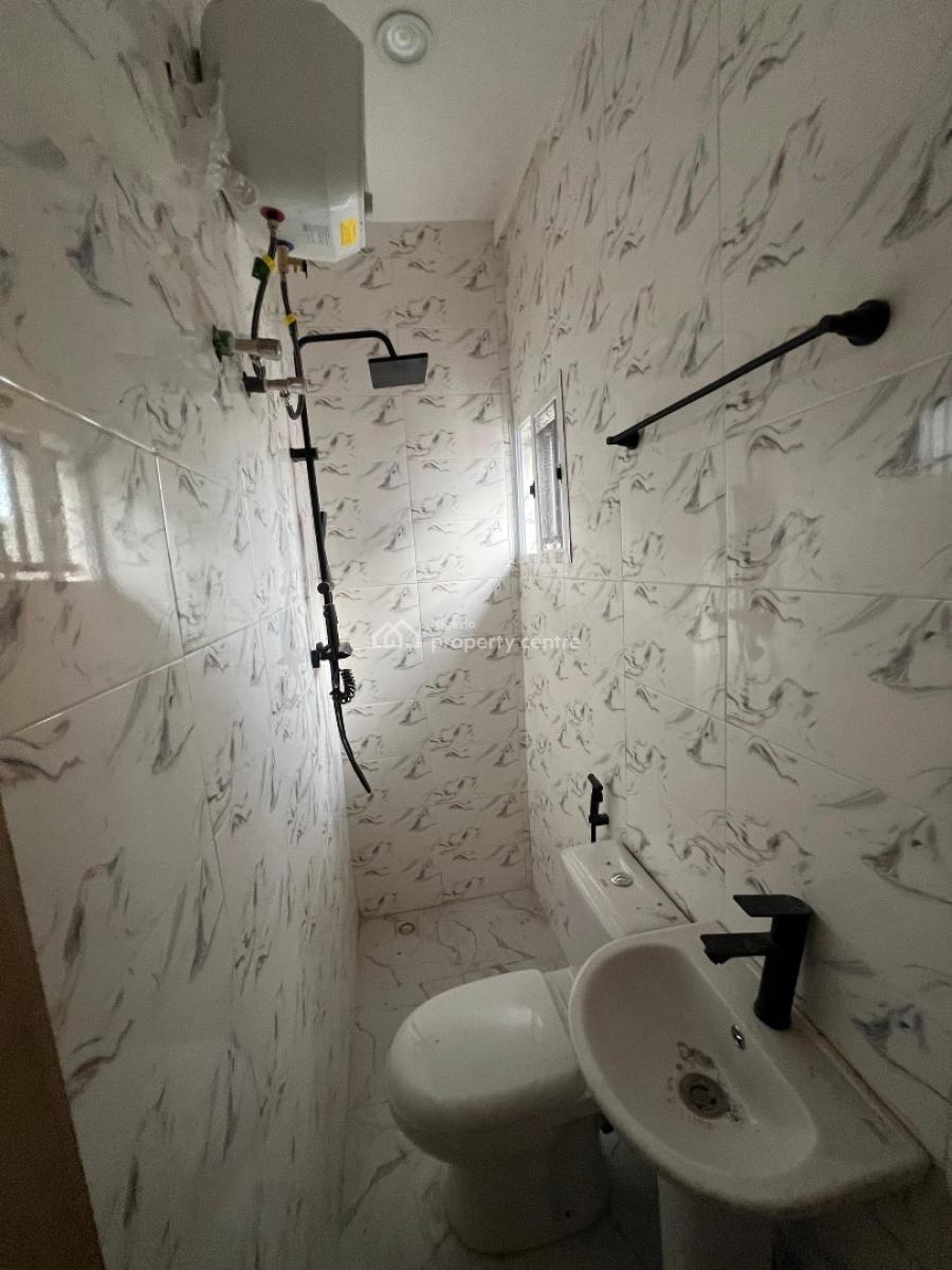 Standard Single Room in a Duplex Shared Apt, South Drift Estate Mobile Road Ajah Ilaje, Ilaje, Ajah, Lagos, Self Contain (single Rooms) for Rent
