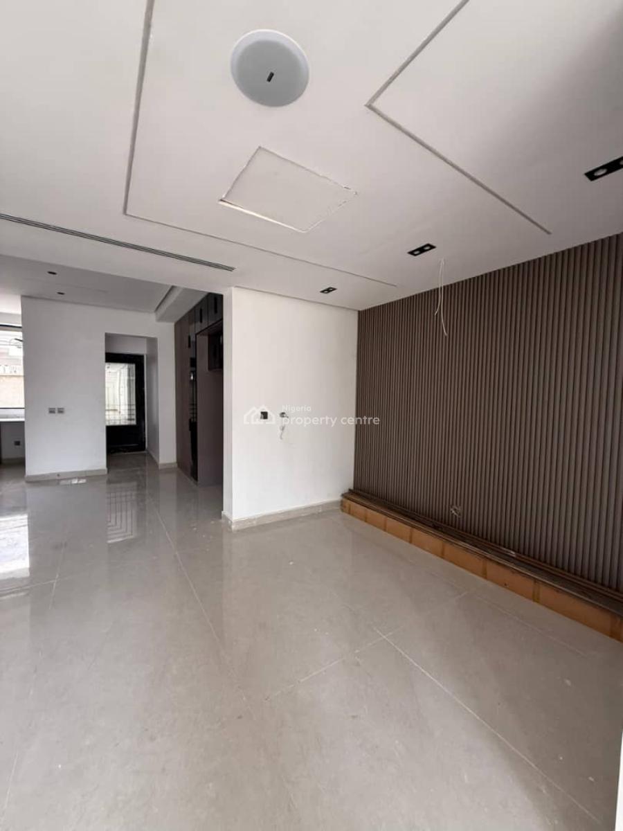 5 Bedrooms + 1 Guest Room+1 Cinema Room and 2 Bq, Lekki, Lekki, Lagos, Flat / Apartment for Sale
