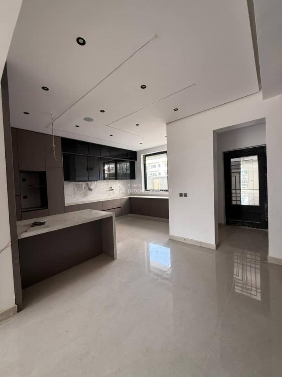 5 Bedrooms + 1 Guest Room+1 Cinema Room and 2 Bq, Lekki, Lekki, Lagos, Flat / Apartment for Sale