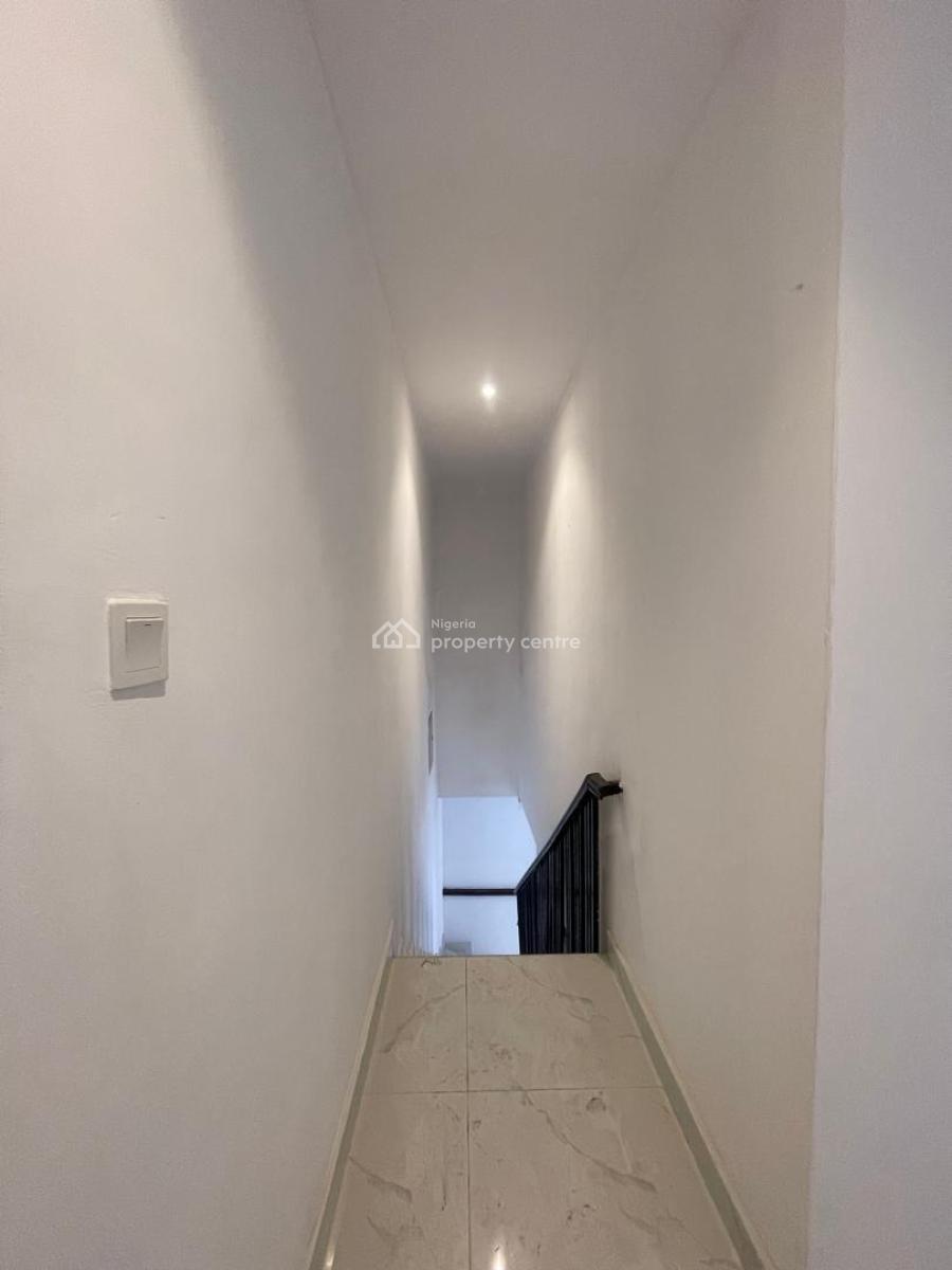 Distress Brand New Luxury 2 Bedroom Massionet Duplex, Freedom Way Ikate, Ikate, Lekki, Lagos, Block of Flats for Sale