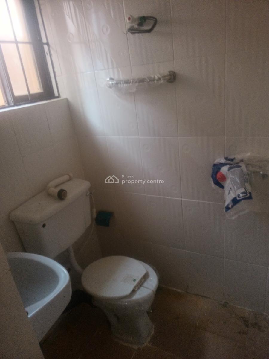 Renovated Executive 3 Bedrom Flat Upstairs & Downstairs, Lovely Environment Off College Road, Ogba Ikeja Lagos, Ogba, Ikeja, Lagos, Flat / Apartment for Rent