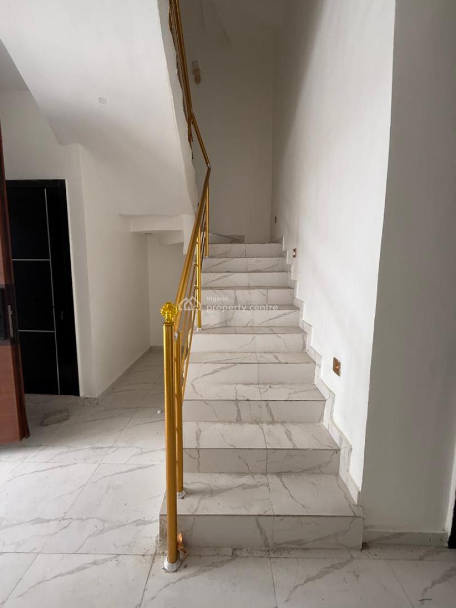 4 Bedroom Classic Town House Terrace, Lekki Phase 2, Lekki, Lagos, Terraced Duplex for Sale