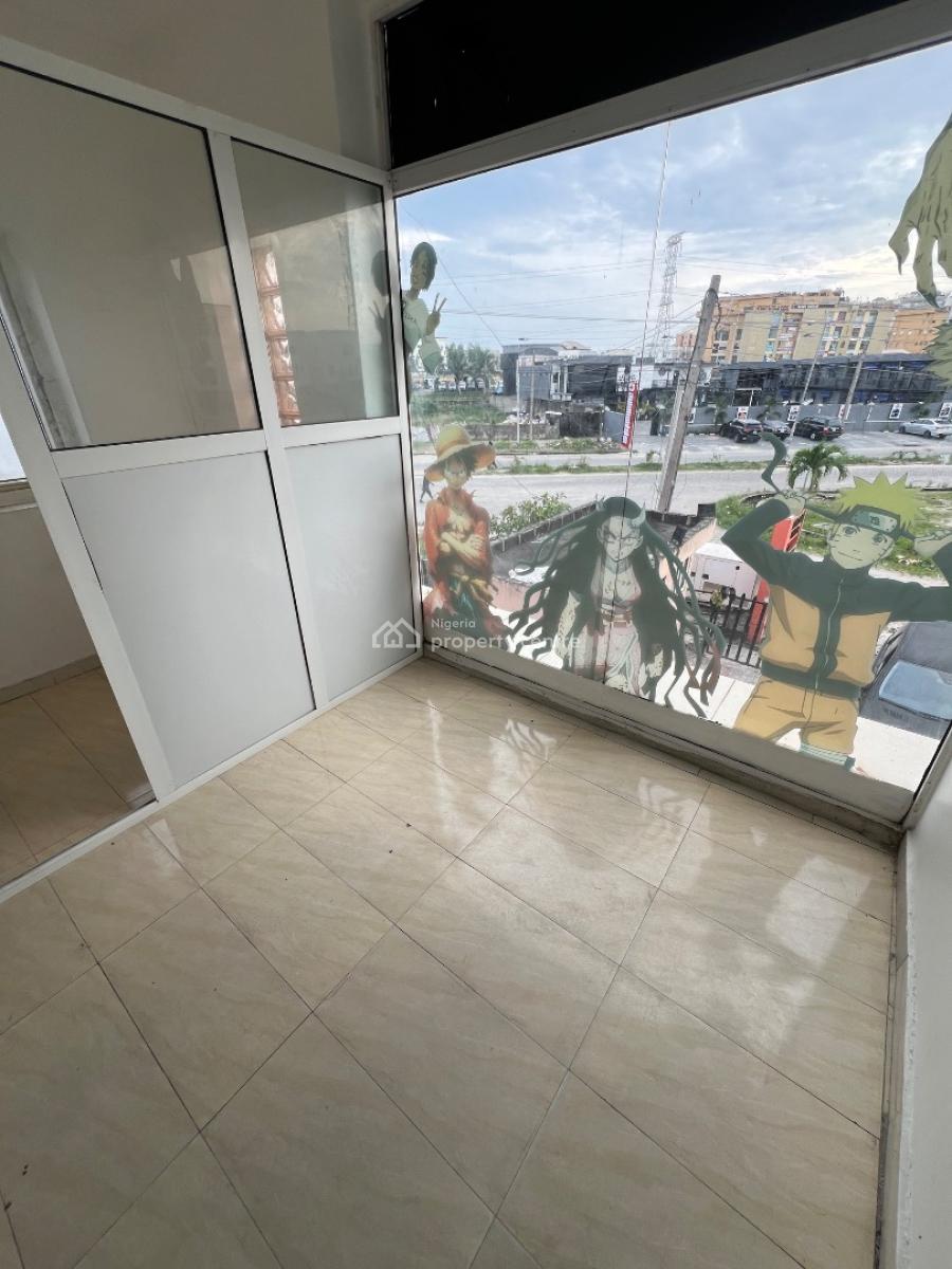 Well-positioned Shop/commercial Space Located in a Strategic Spot, Lekki Phase 1, Lekki, Lagos, Commercial Property for Rent