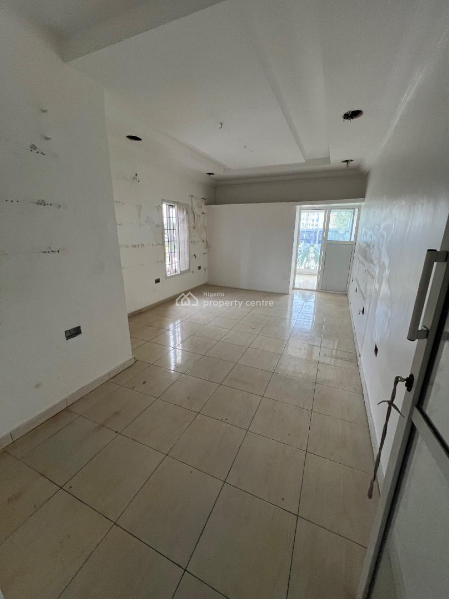Well-positioned Shop/commercial Space Located in a Strategic Spot, Lekki Phase 1, Lekki, Lagos, Commercial Property for Rent