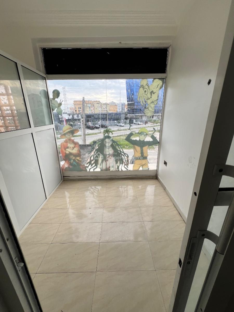 Well-positioned Shop/commercial Space Located in a Strategic Spot, Lekki Phase 1, Lekki, Lagos, Commercial Property for Rent