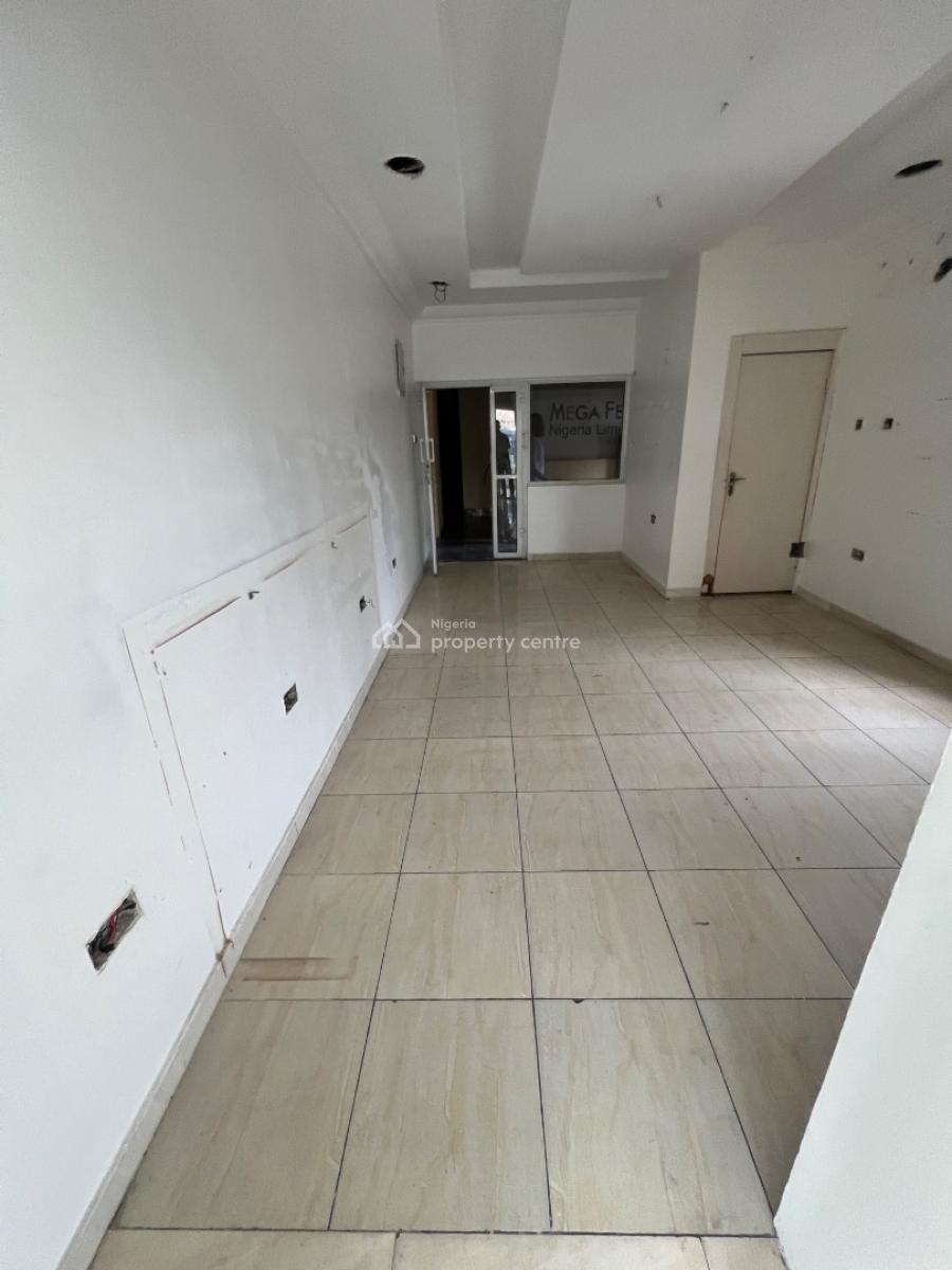 Well-positioned Shop/commercial Space Located in a Strategic Spot, Lekki Phase 1, Lekki, Lagos, Commercial Property for Rent