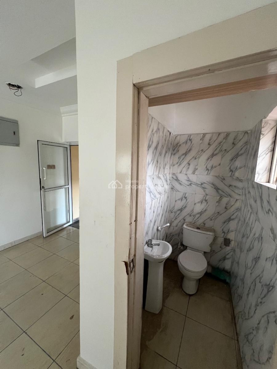 Well-positioned Shop/commercial Space Located in a Strategic Spot, Lekki Phase 1, Lekki, Lagos, Commercial Property for Rent