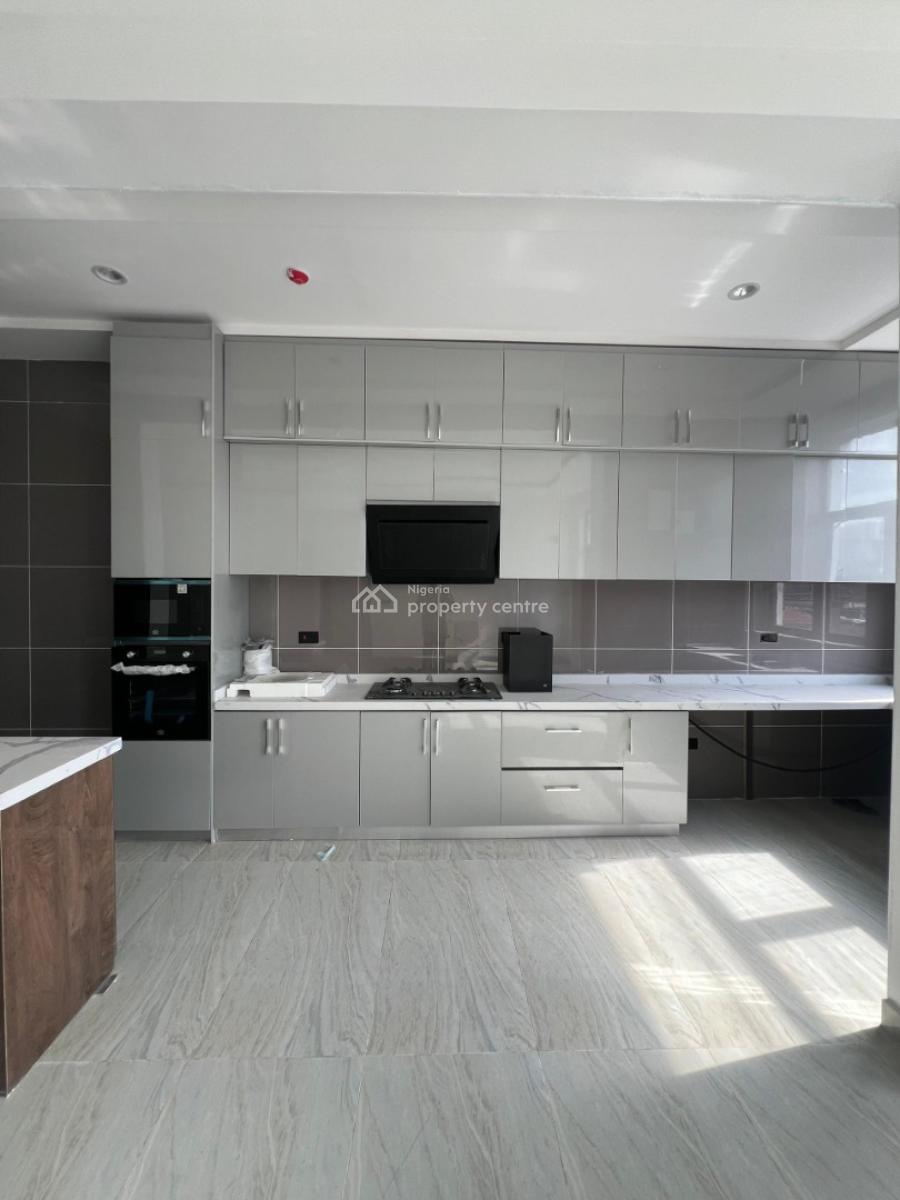 Exclusive 2 Bedroom Flat with Concierge, Swim Pool, Gym & Elevator, Lekki Road, Lekki Phase 1, Lekki, Lagos, Block of Flats for Sale