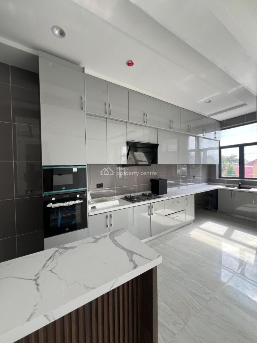 Exclusive 2 Bedroom Flat with Concierge, Swim Pool, Gym & Elevator, Lekki Road, Lekki Phase 1, Lekki, Lagos, Block of Flats for Sale