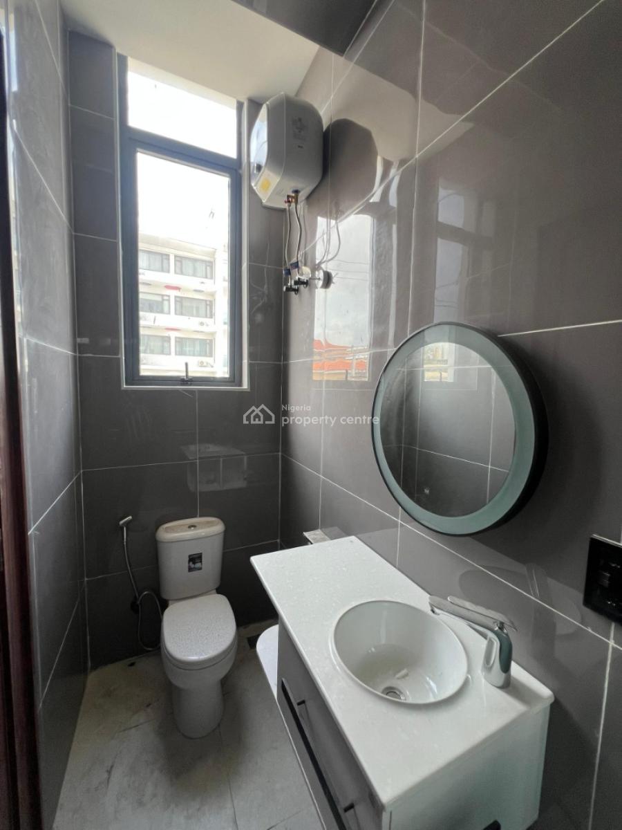 Exclusive 2 Bedroom Flat with Concierge, Swim Pool, Gym & Elevator, Lekki Road, Lekki Phase 1, Lekki, Lagos, Block of Flats for Sale