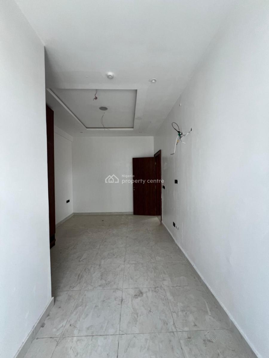 Exclusive 2 Bedroom Flat with Concierge, Swim Pool, Gym & Elevator, Lekki Road, Lekki Phase 1, Lekki, Lagos, Block of Flats for Sale