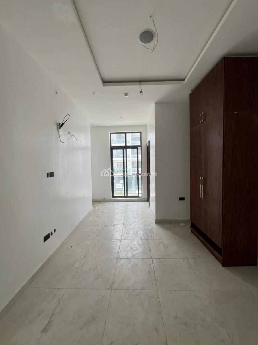Exclusive 2 Bedroom Flat with Concierge, Swim Pool, Gym & Elevator, Lekki Road, Lekki Phase 1, Lekki, Lagos, Block of Flats for Sale