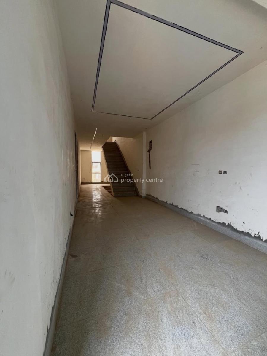 4 Beds  Semi-detached  Bq, Guzape District, Abuja, Semi-detached Duplex for Sale