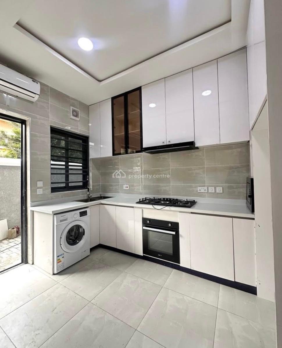 3 Bedroom Apartment, Lekki Phase 1, Lekki, Lagos, Flat / Apartment for Rent