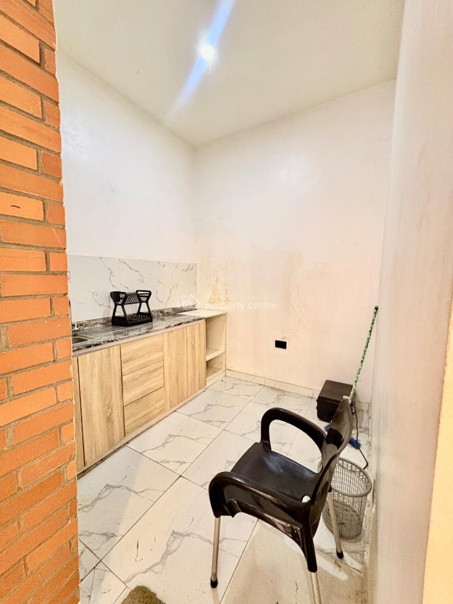 Fully Furnished Masters Studio in Code-access Estate Chid Road, Before Orchid Enyo Filling Station By Lekki 2nd Toll Gate, Lekki, Lagos, Flat / Apartment for Rent