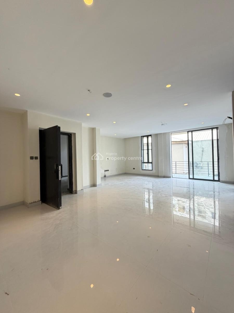 Spacious 2 Bedroom Decent Apartment, Lekki Phase 1, Lekki, Lagos, Flat / Apartment for Sale