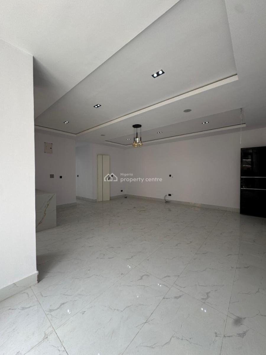 Affordable 2 Bedroom Apartment Within a Serene Environ, Lekki Phase 1, Lekki, Lagos, Flat / Apartment for Sale