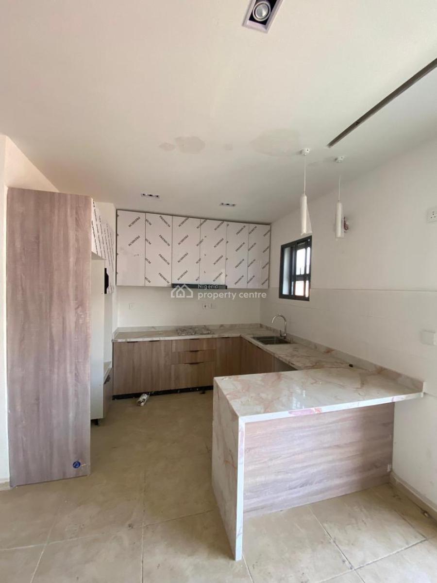 Spacious 2 Bedroom Apartment, Ologolo, Lekki, Lagos, Flat / Apartment for Sale