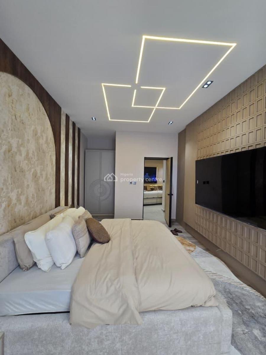 Spacious 2 Bedroom Apartment, Lekki Phase 1, Lekki, Lagos, Flat / Apartment for Sale