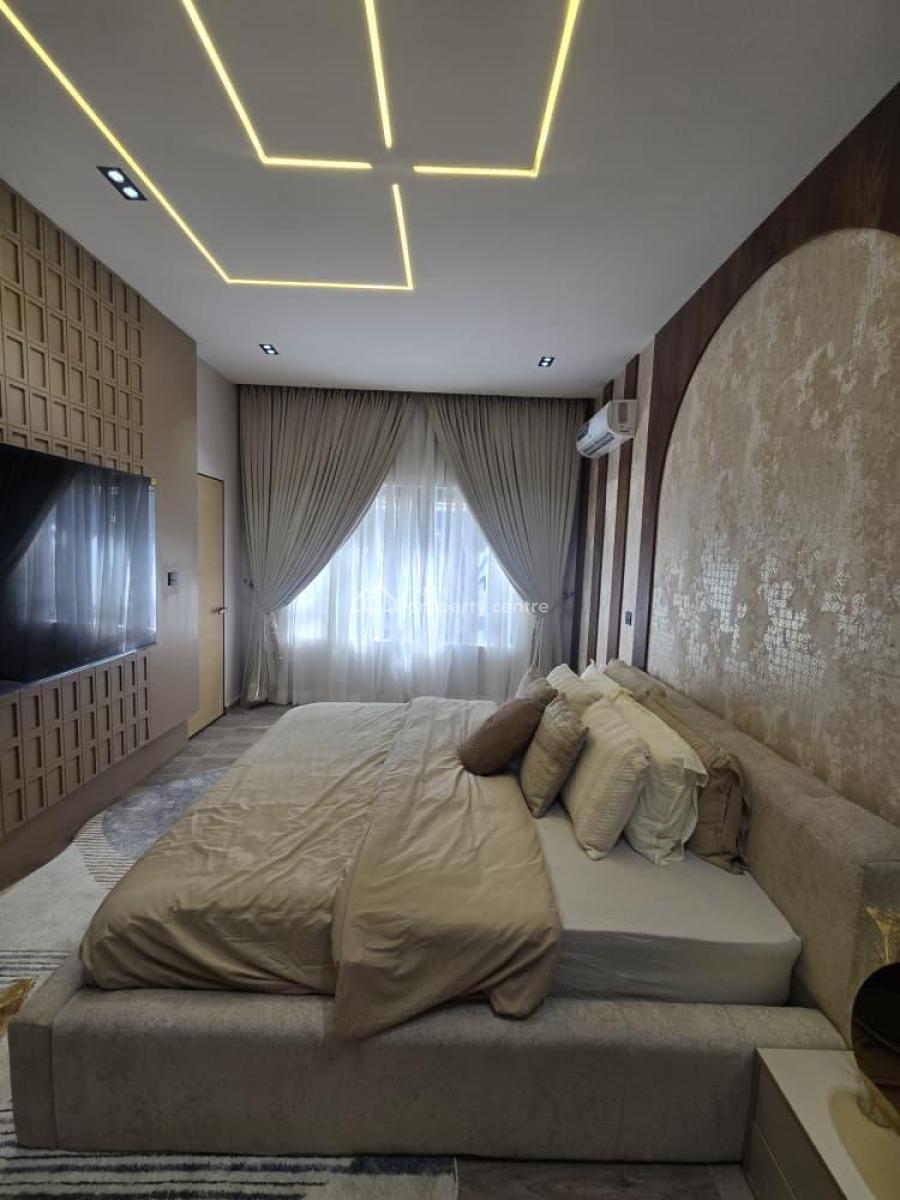 Spacious 2 Bedroom Apartment, Lekki Phase 1, Lekki, Lagos, Flat / Apartment for Sale