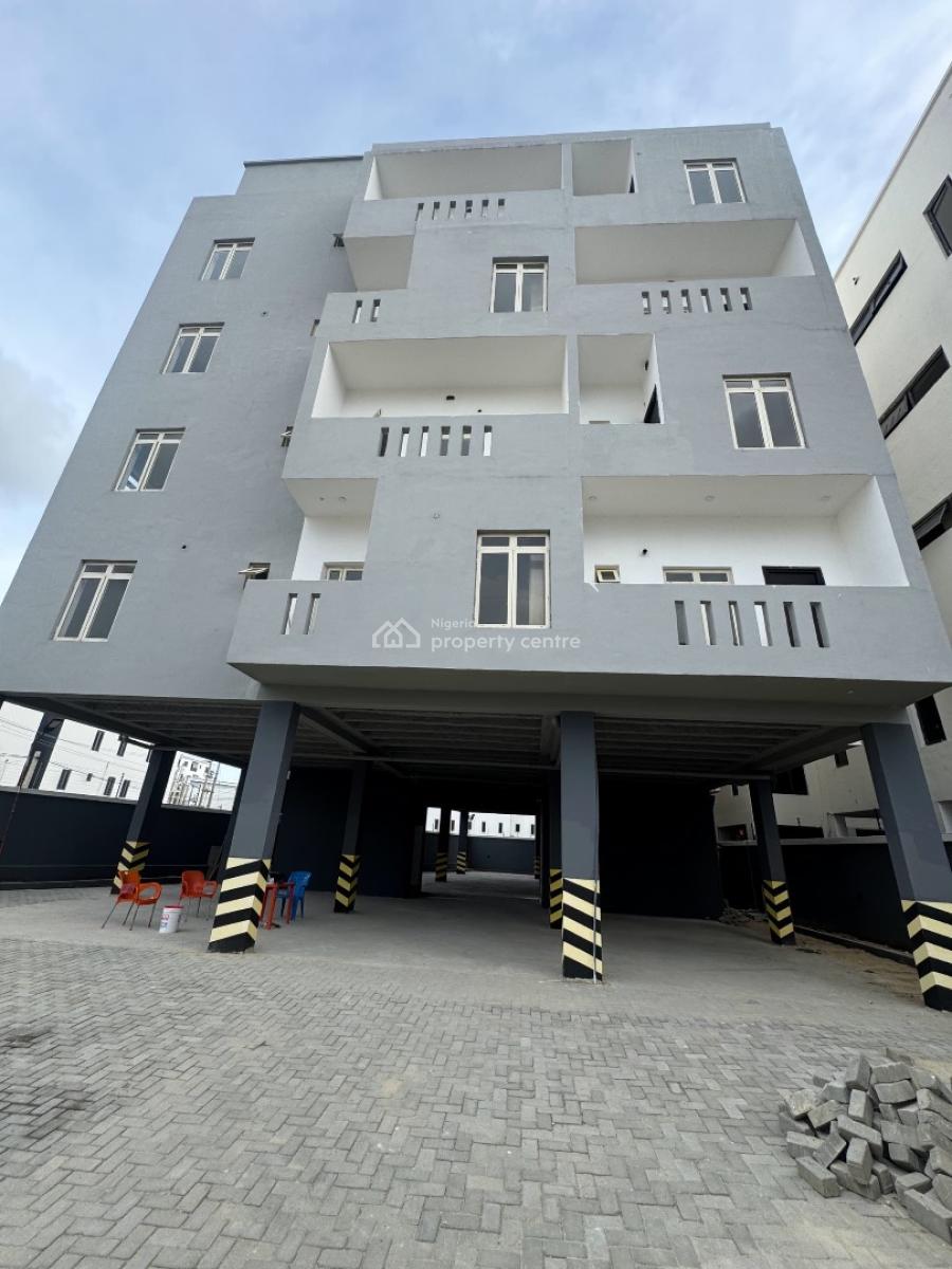Well Secured 2 Bedroom Maisonette, Admiralty Way, Lekki Phase 1, Lekki, Lagos, Flat / Apartment for Rent