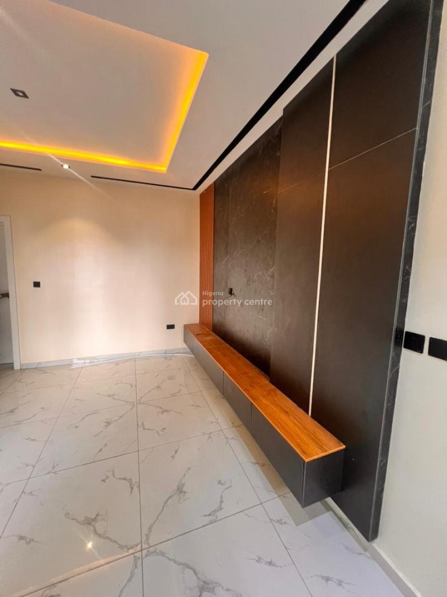 Spacious 4 Bedroom Terrace Duplex, Close Proximity to Renne Supermarket, Purple Mall, Lekki Phase 1, Lekki, Lagos, Terraced Duplex for Rent