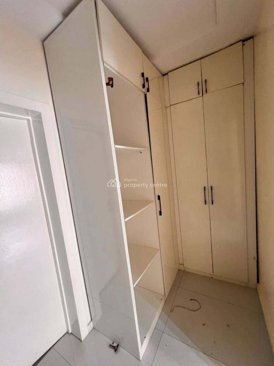 Spacious 4 Bedroom Terrace Duplex, Close Proximity to Renne Supermarket, Purple Mall, Lekki Phase 1, Lekki, Lagos, Terraced Duplex for Rent