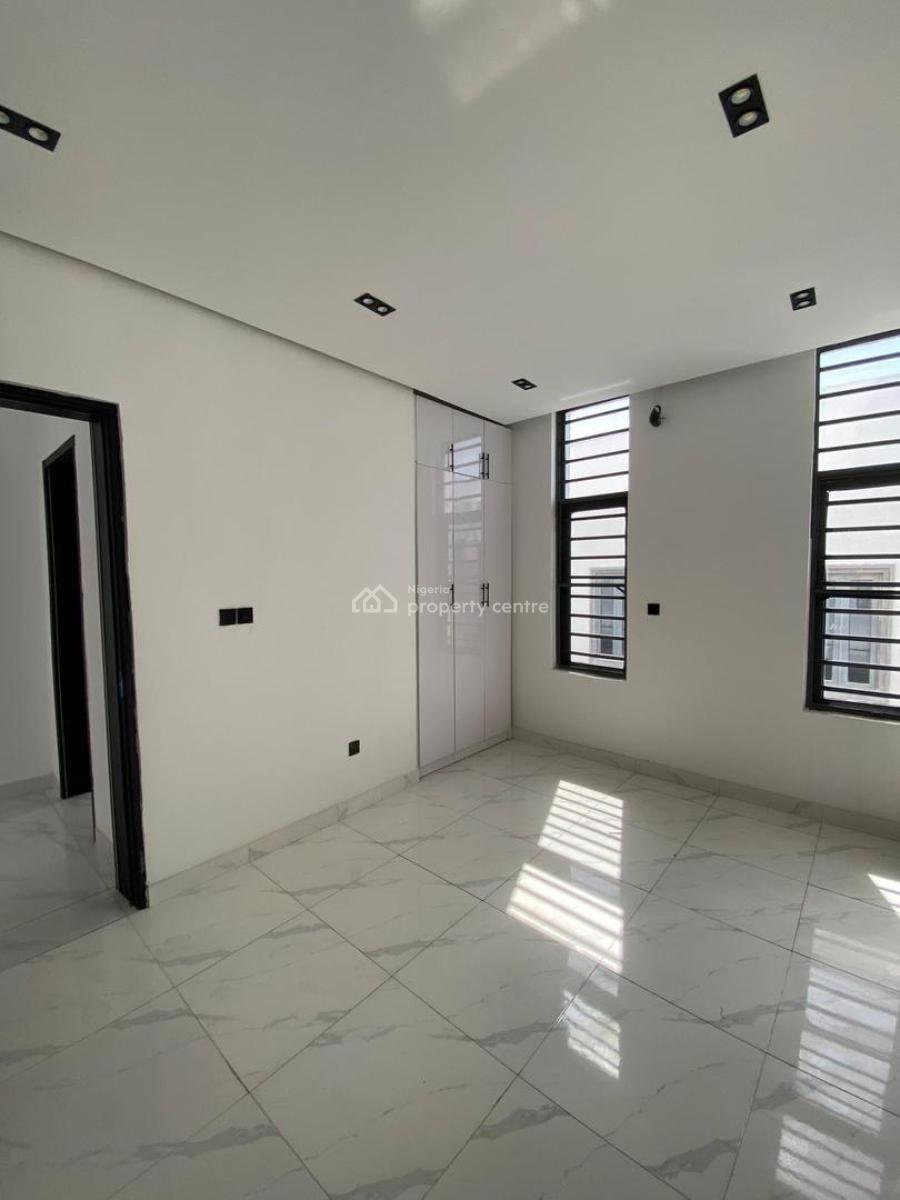 Spacious 2 Bedroom Apartment, Ologolo, Lekki, Lagos, Flat / Apartment for Sale
