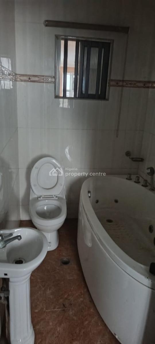 5 Storey Commercial Property for Lease, Onipanu, Shomolu, Lagos, Hotel / Guest House for Rent