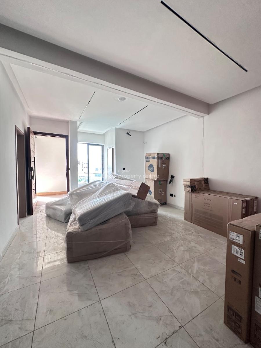 2  Bedroom Apartment with Pool  and Gym, Lekki Phase 1, Lekki, Lagos, Flat / Apartment for Rent