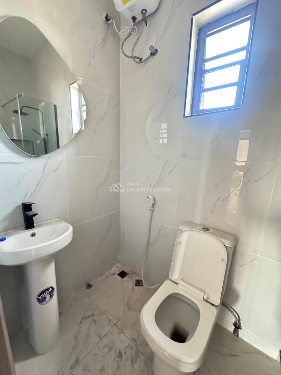 2  Bedroom Apartment with Pool  and Gym, Lekki Phase 1, Lekki, Lagos, Flat / Apartment for Rent