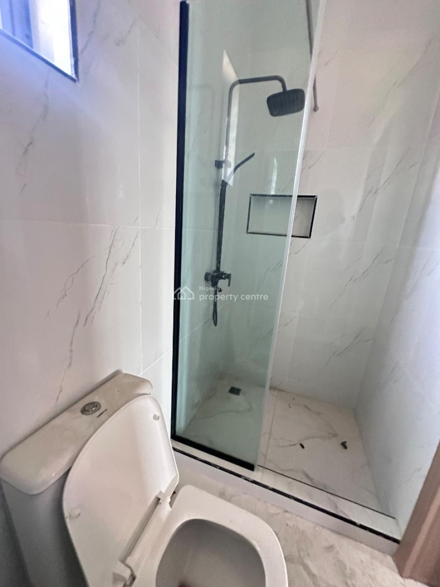 2  Bedroom Apartment with Pool  and Gym, Lekki Phase 1, Lekki, Lagos, Flat / Apartment for Rent