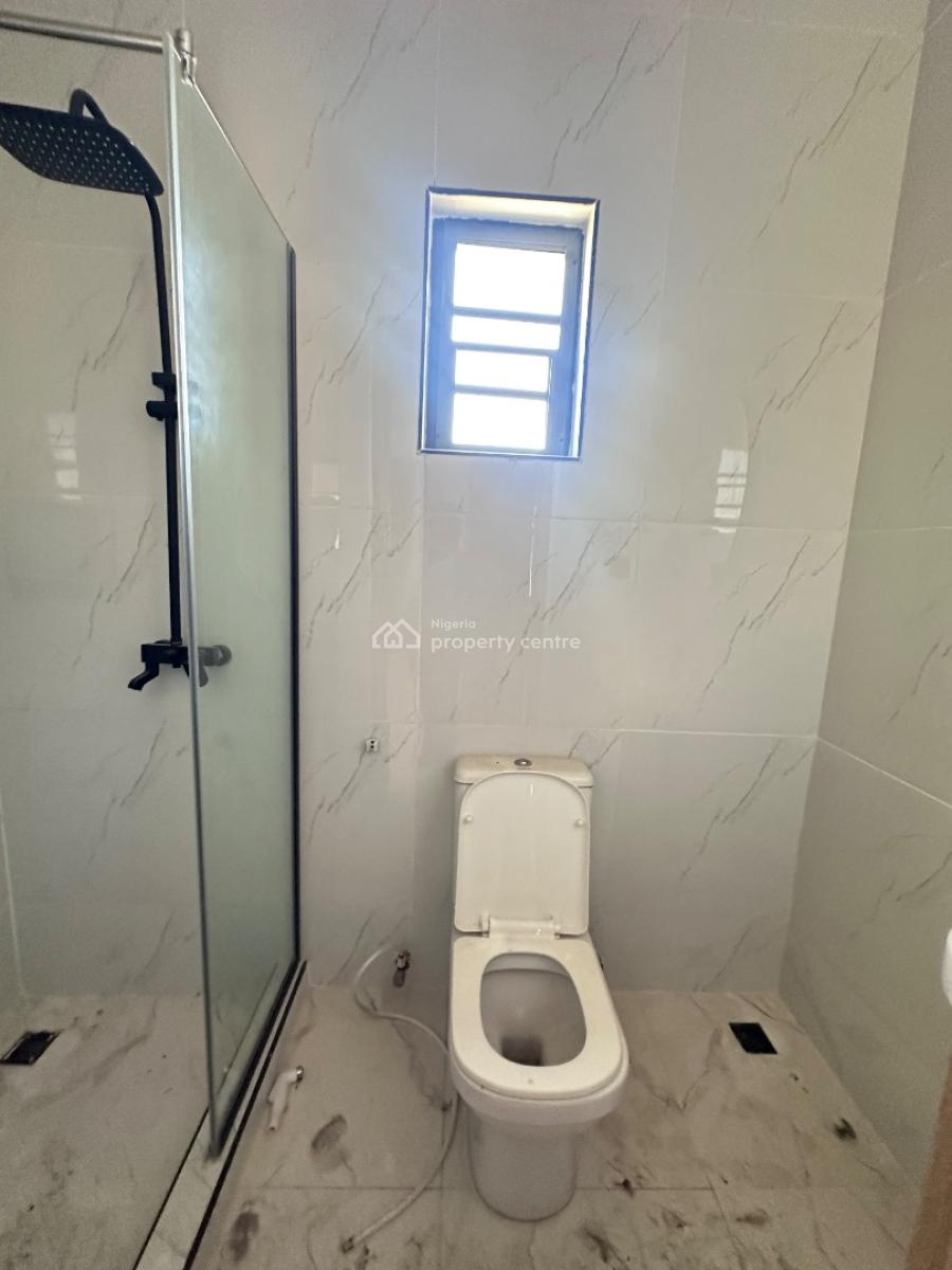 2  Bedroom Apartment with Pool  and Gym, Lekki Phase 1, Lekki, Lagos, Flat / Apartment for Rent