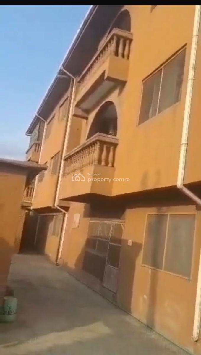 Standard Duplex and Apartment in a Full Plot, Surulere, Lagos, House for Sale