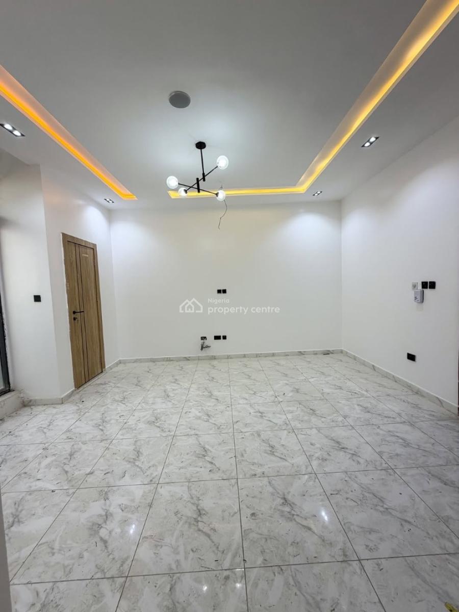 2 Bedroom Apartment, Ologolo, Lekki, Lagos, Block of Flats for Sale