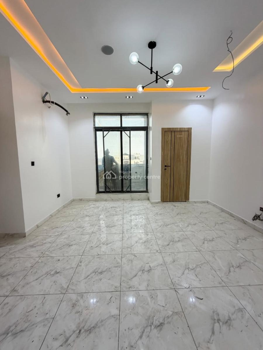 2 Bedroom Apartment, Ologolo, Lekki, Lagos, Block of Flats for Sale