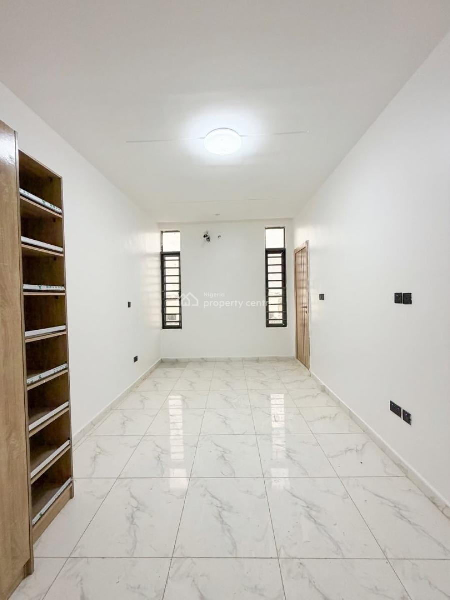 2 Bedroom Apartment, Ologolo, Lekki, Lagos, Block of Flats for Sale
