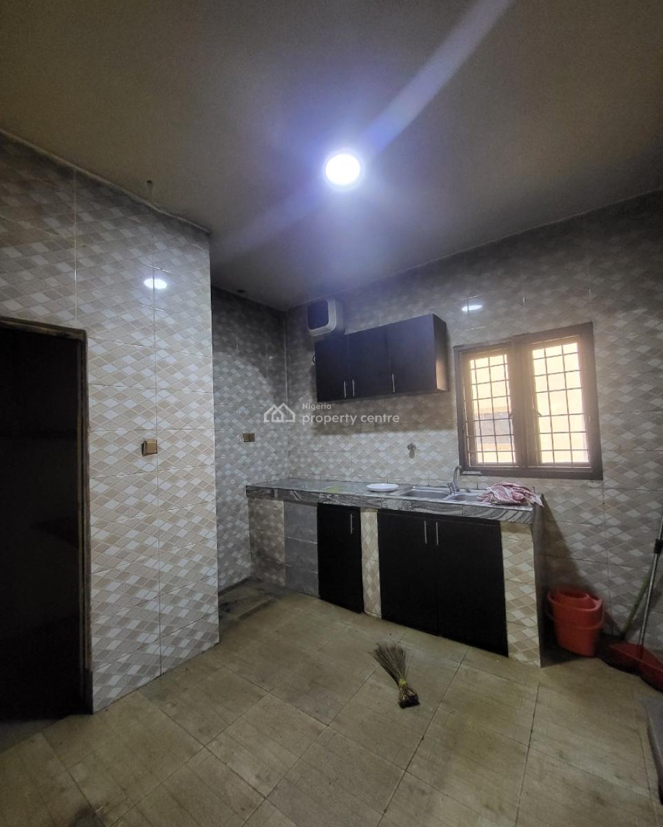 Luxurious Massive 3 Bedroom Flat, By Old Secteriate, Durumi, Abuja, Flat / Apartment for Rent