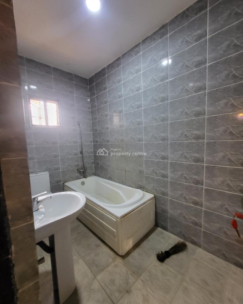 Luxurious Massive 3 Bedroom Flat, By Old Secteriate, Durumi, Abuja, Flat / Apartment for Rent