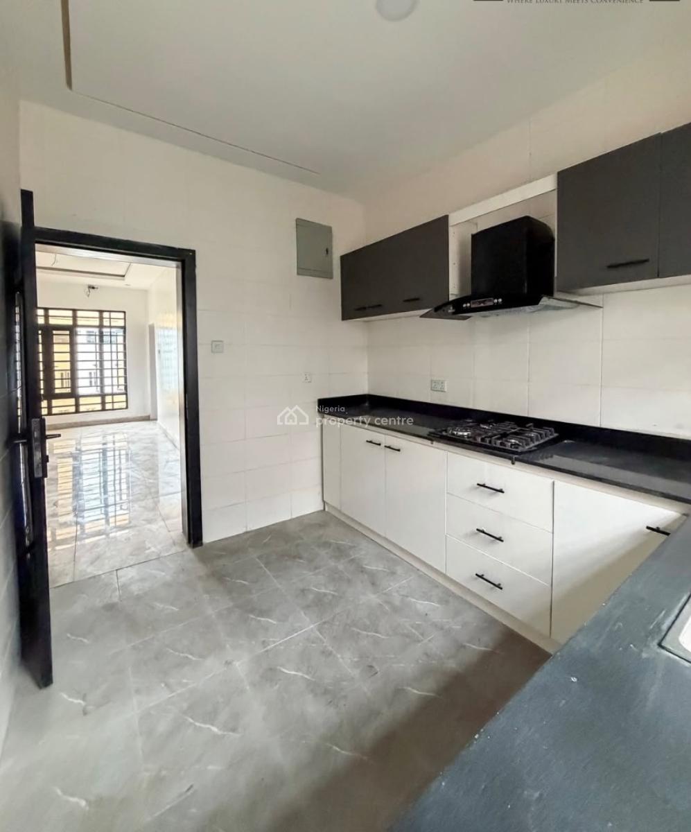 2 Bedroom Apartment, Ologolo, Lekki, Lagos, Block of Flats for Sale