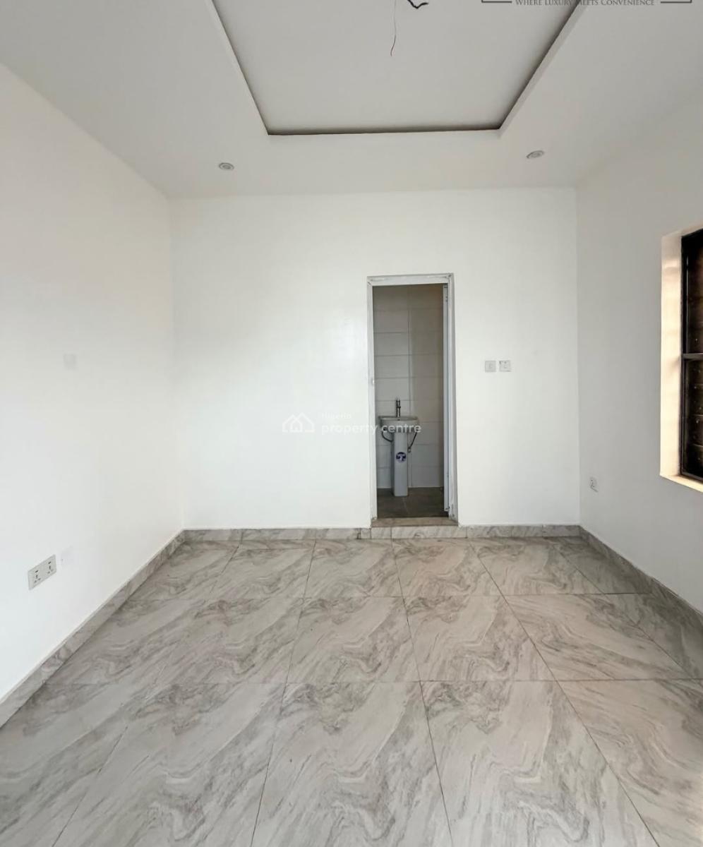 2 Bedroom Apartment, Ologolo, Lekki, Lagos, Block of Flats for Sale