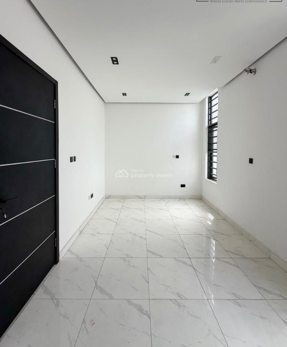 2 Bedroom Apartment, Ologolo, Lekki, Lagos, Block of Flats for Sale