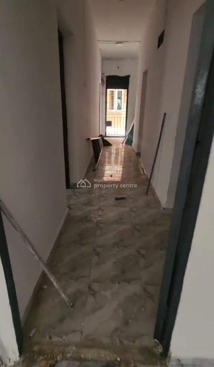 Well Renovated Spacious Ground Floor 4 Bedroom Apartment, Off Akerele & Ogunlana Drive, Surulere, Lagos, Flat / Apartment for Rent