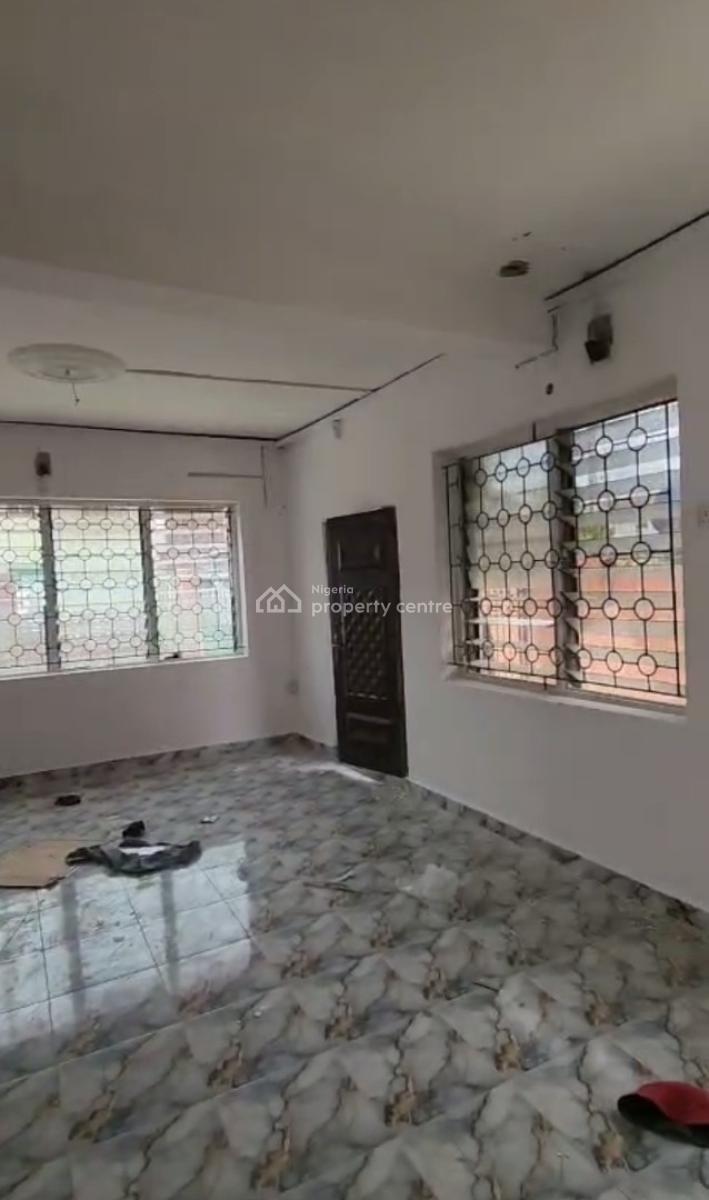 Well Renovated Spacious Ground Floor 4 Bedroom Apartment, Off Akerele & Ogunlana Drive, Surulere, Lagos, Flat / Apartment for Rent